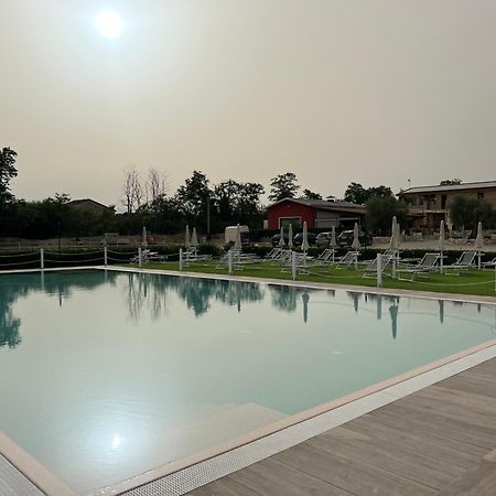 Ll Crinale Village Colli del Tronto Bagian luar foto