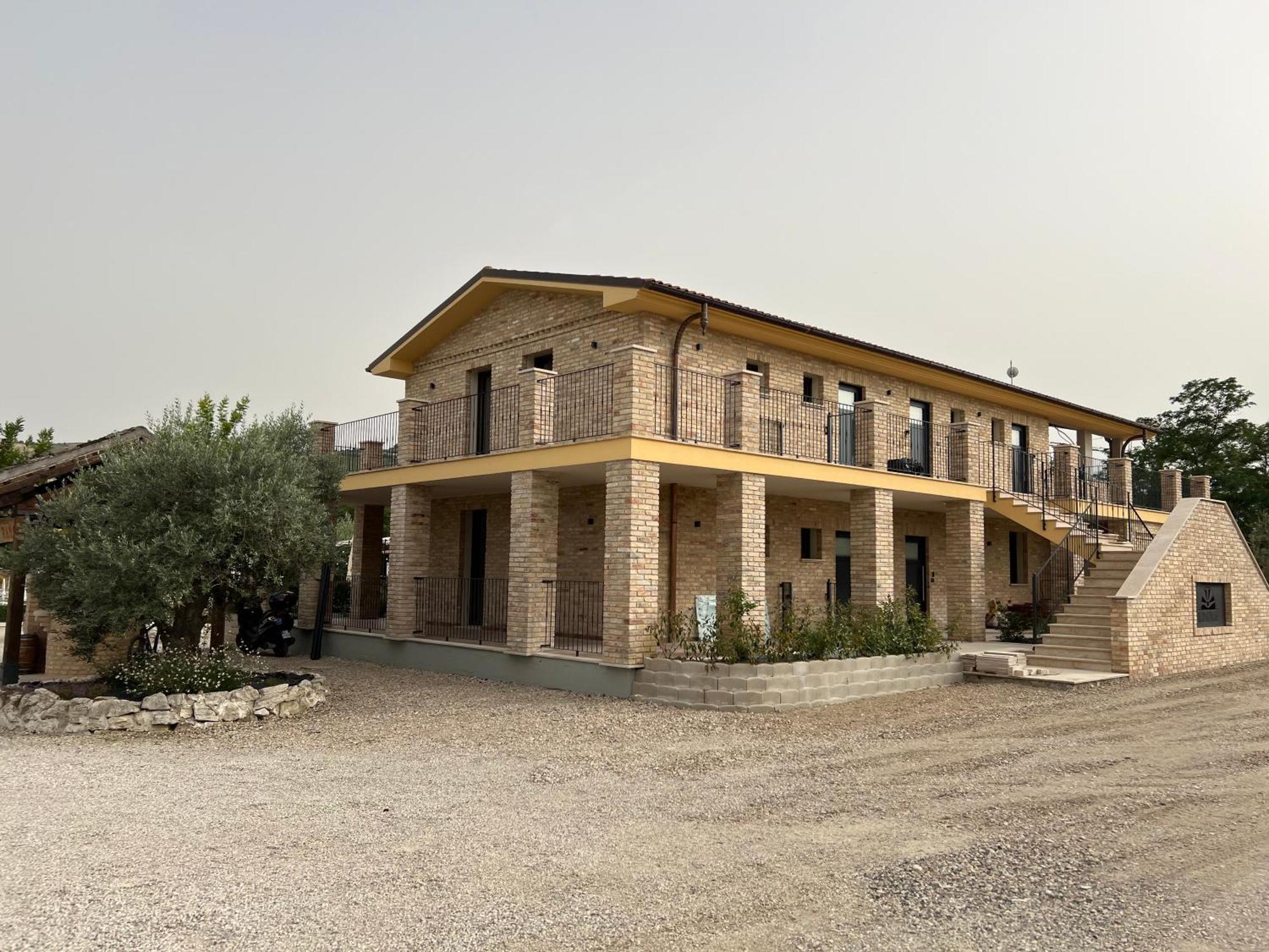 Ll Crinale Village Colli del Tronto Bagian luar foto
