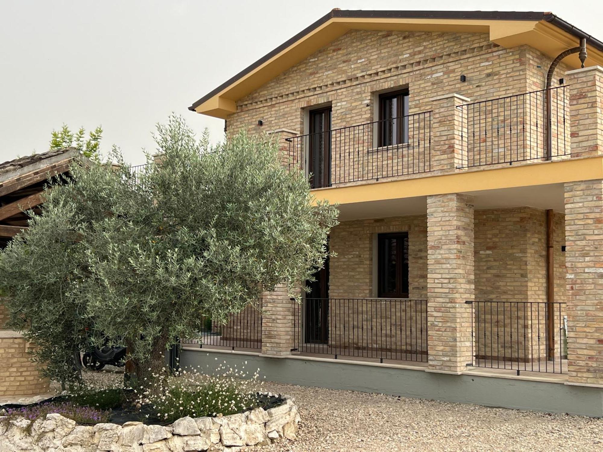 Ll Crinale Village Colli del Tronto Bagian luar foto