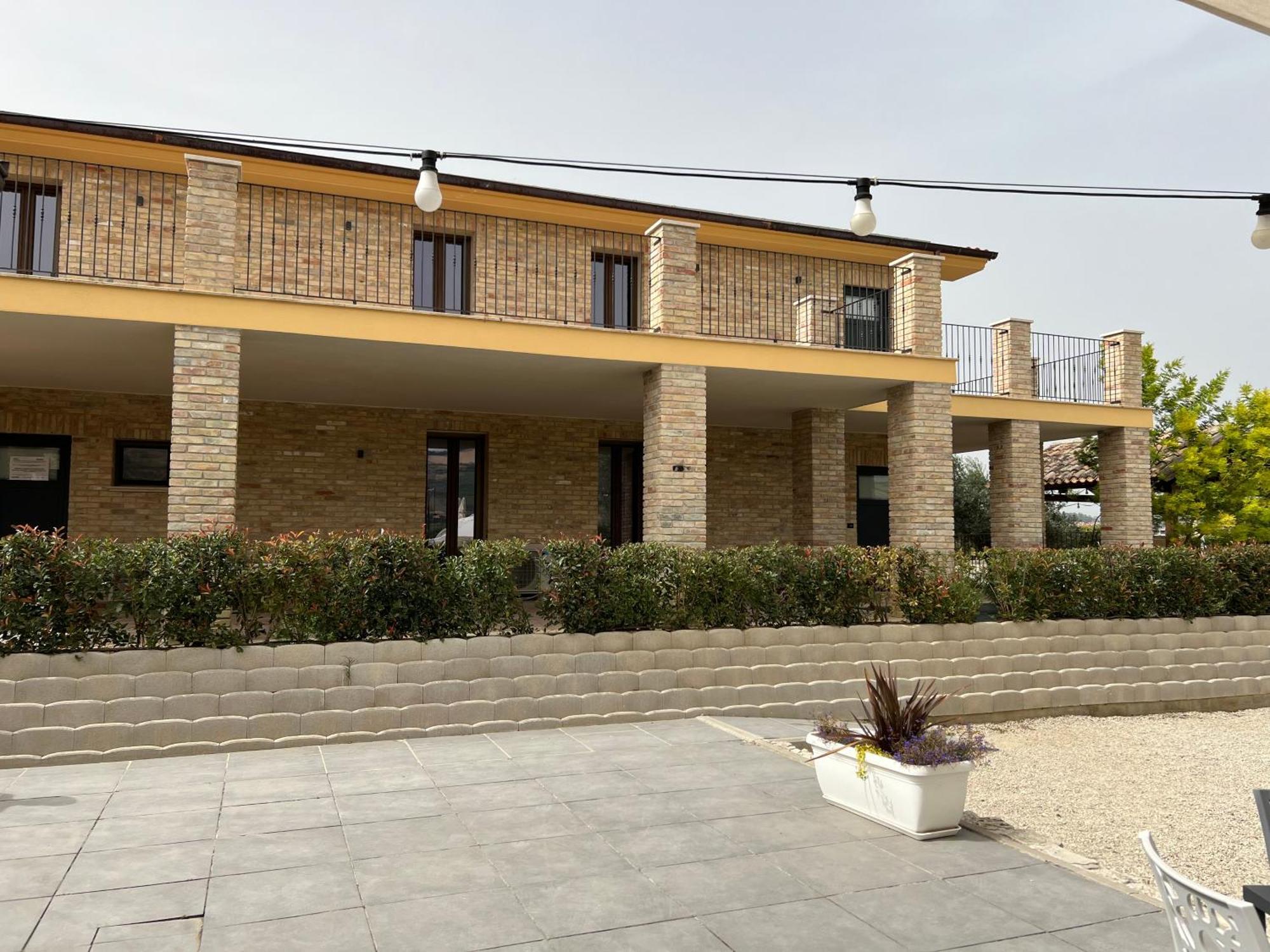 Ll Crinale Village Colli del Tronto Bagian luar foto
